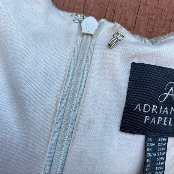 Adrianna Papell Twist Front Metallic Gown Size 22W - Picture 8 of 10